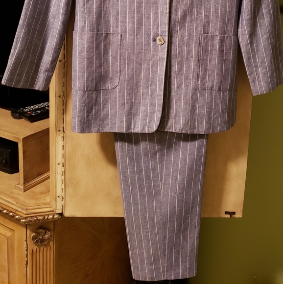 Harvé Bernard  pantsuit - Picture 2 of 11